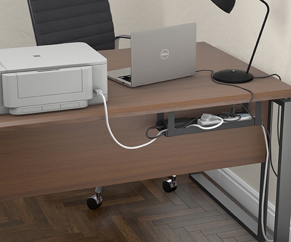 Una foto de una bandeja de gestión de cables de escritorio minimalista para  organizar cables